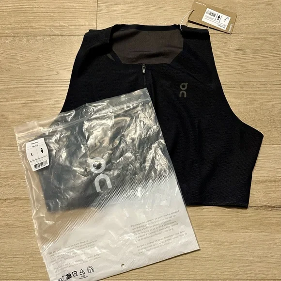 On Running Black Racing Crop - Picture 2 of 2